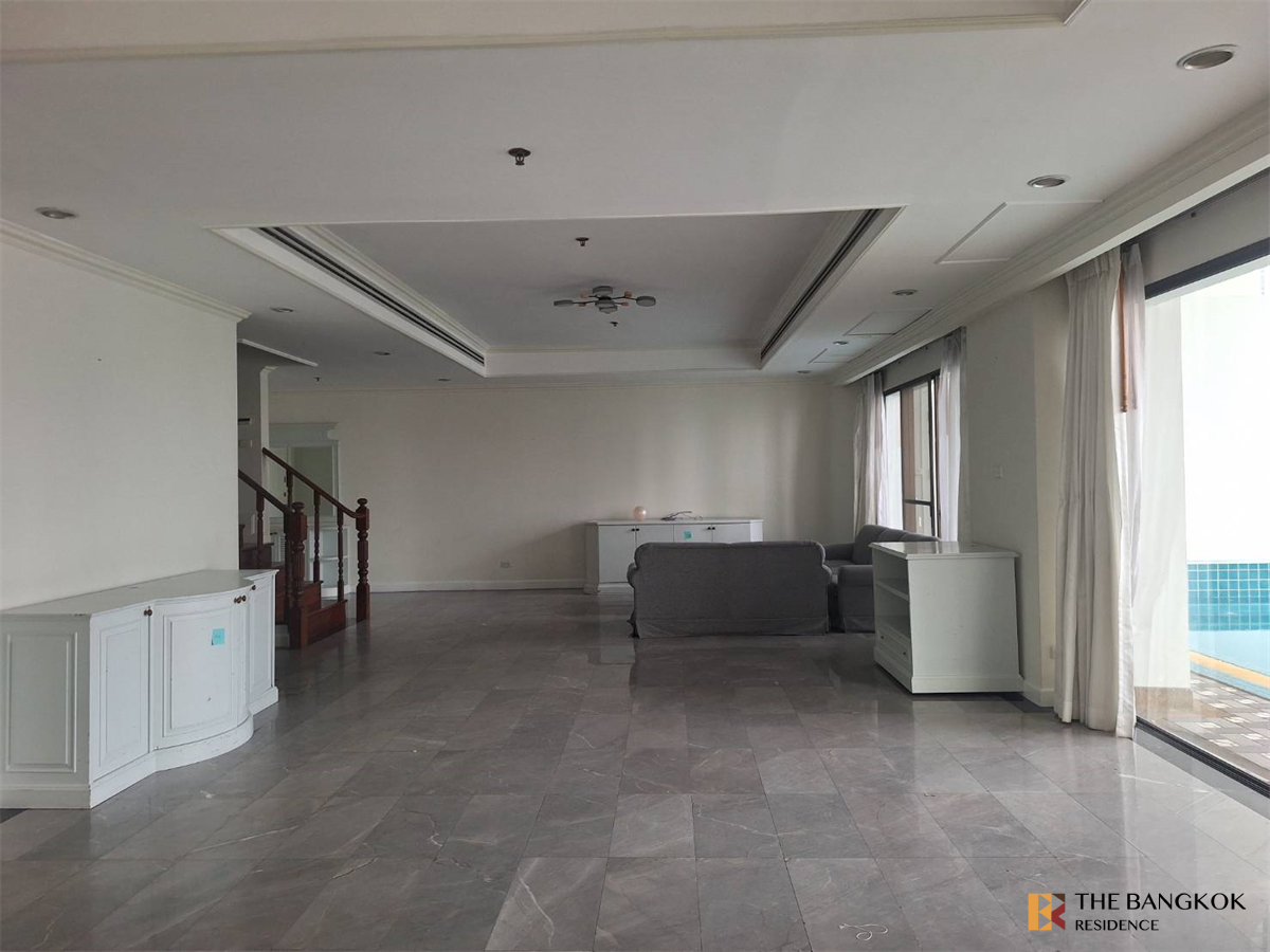 picture Ultimate Luxury Lifestyle with Convenience Le Raffine Sukhumvit 24 - 4/10