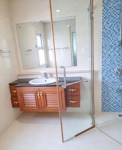 picture Ratchaphruek–Charan 13 Luxury 3-storey townhome on Ratchaphruek Road, featuring elegant Italian - 7/8