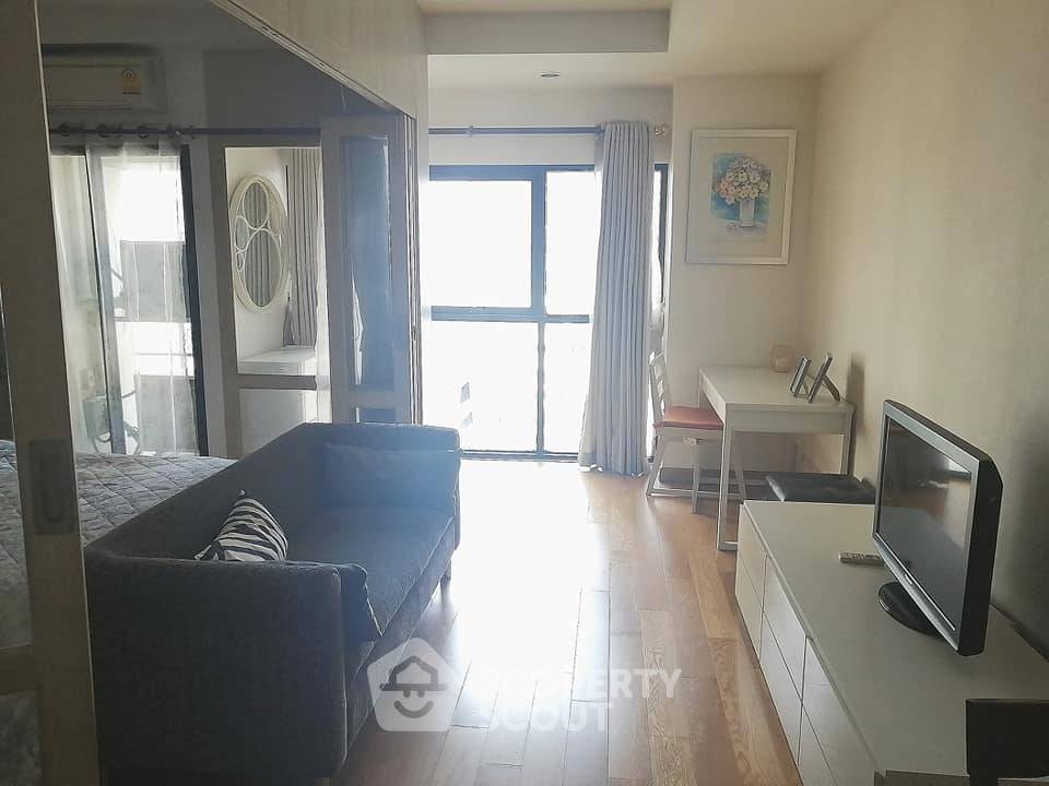 picture 1-BR Condo at Sathorn Gardens near MRT Si Lom (ID 435605) - 7/8
