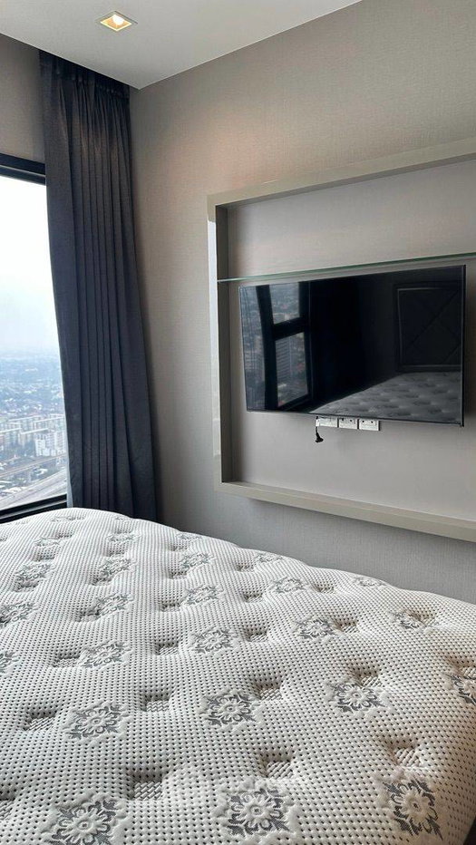 picture 42nd-Floor 2-BR The Politan Rive, MRT Phra Nang Klao Bridge (ID 3463522) - 2/5