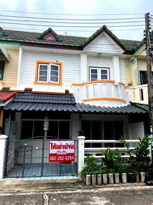 Townhouses for rent Pathumthani : 2-story townhouse for rent in Sin Sap 1 Village, Rangsit Khlong 4, Thanyaburi, Pathum Thani