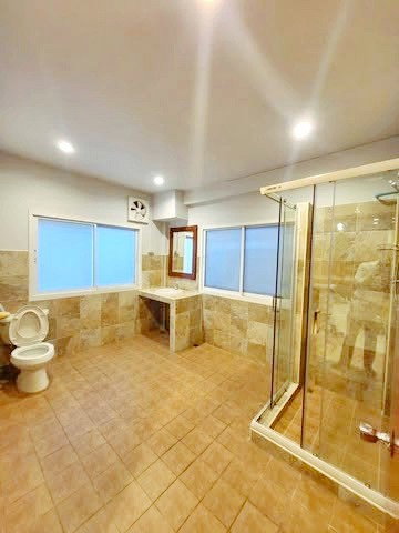 รูป บุญถาวร รัชดา 750 ม. 3-4นอน 2 น้ำ ที่ดิน 60 ตร.ว. 240 ตร.ม. MRT สุทธิสาร 850 ม. อินทามระ บ้านเดี่ยว 2 ชั้นทรงไทยคลาสสิกให้เช่า - รูปที่ 4/8