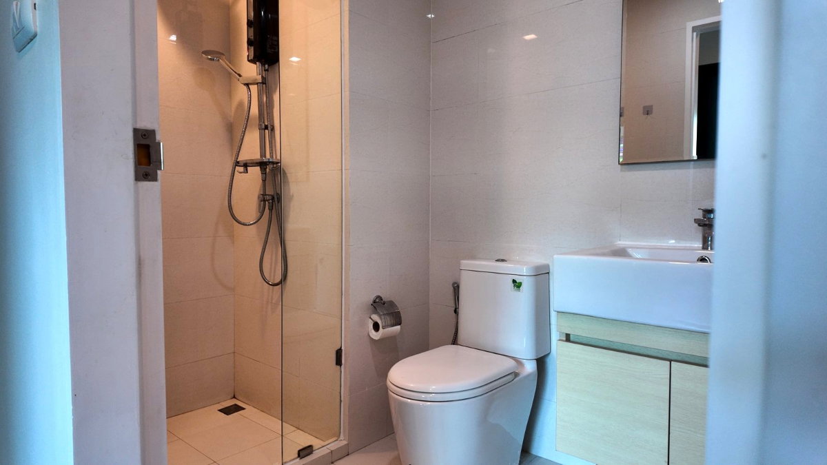 picture 2-Bedroom Condo for Rent at Metro Luxe Ratchada – 43 sq.m., 1st Floor, Building A – Only 23,000 THB/month! - 3/12
