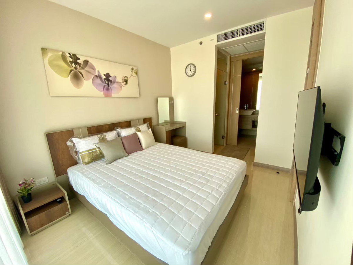 รูป 97988 - ขายคอนโดหรู The Riviera Jomtien ชั้น33 วิวสวย แต่งครบ เครื่องใช้ไฟฟ้าจัดเต็ม พร้อมเข้าอยู่ - รูปที่ 1/12