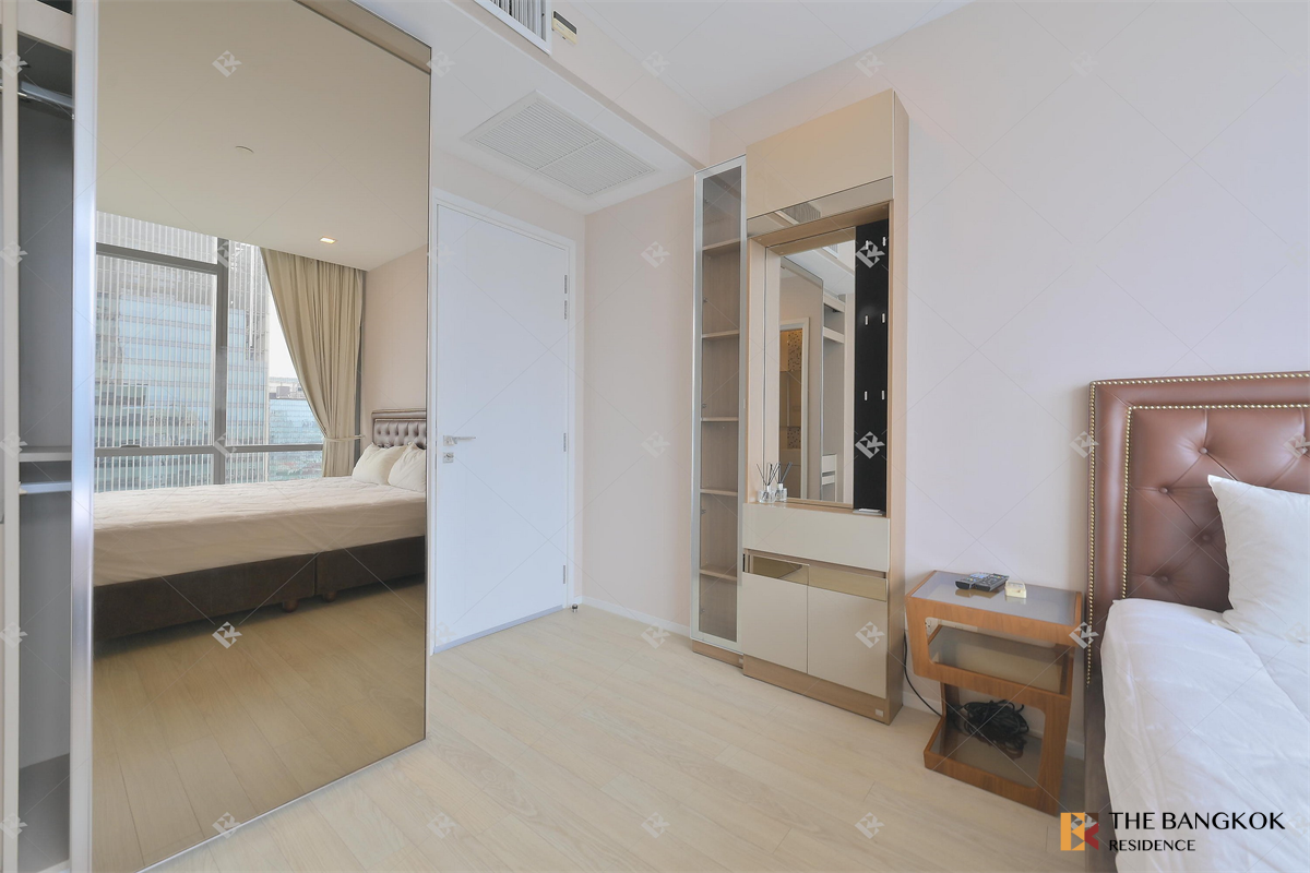 picture The Room Sukhumvit 21 Looking for an owner for this special unit - 7/10
