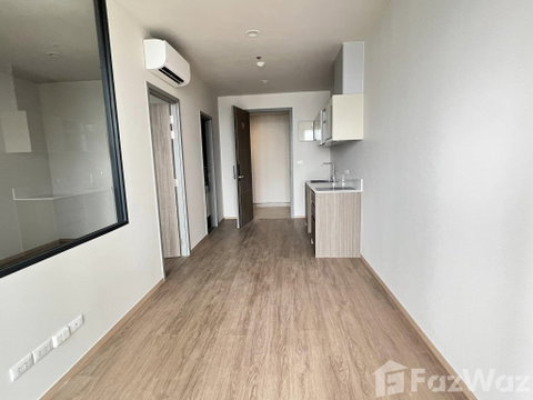 Single Corridor 1969969