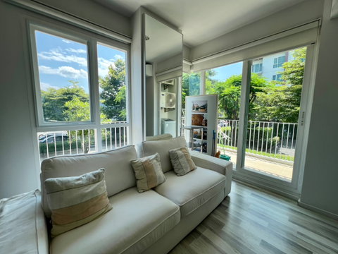 🍃 Condo for RENT! at North 8 Condominium in Serene Lake ** Corner Unit ** - Private, Great Location and Good Security