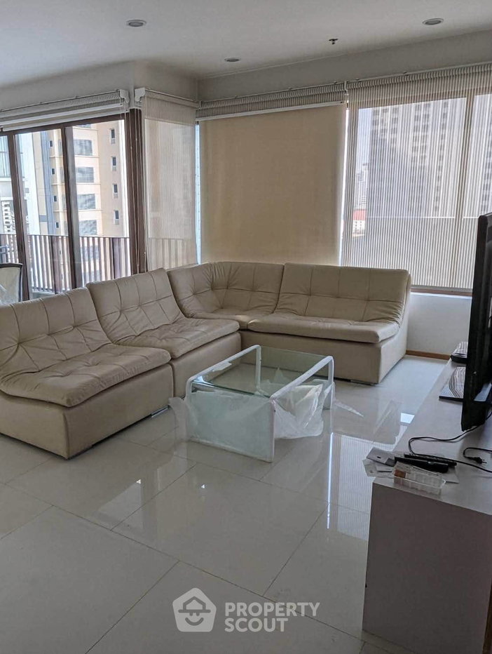 picture 16th-Floor 2-BR At The Emporio Place Near BTS Phrom Phong (ID 3463820) - 2/10
