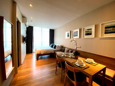 Condos for sale : 🔥Best Deal 3.8 MB 🔥 Studio Garden View Good Location Shuttle bus to BTS Phrom Phong 650 m. at Park 24 or Park Origin Phrom Phong Condo / For Sale