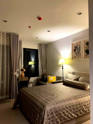 Condos for rent : 🔥 FOR RENT | LIFE SATHORN SIERRA ✨ High-floor condo with a city view