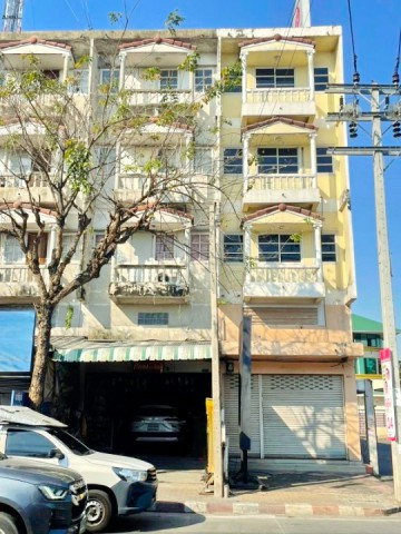 picture 			4-story corner townhouse located in the Phuttha Bucha  featuring 3 bed 2 bath Situated just 1.0 km.f           - 5/8