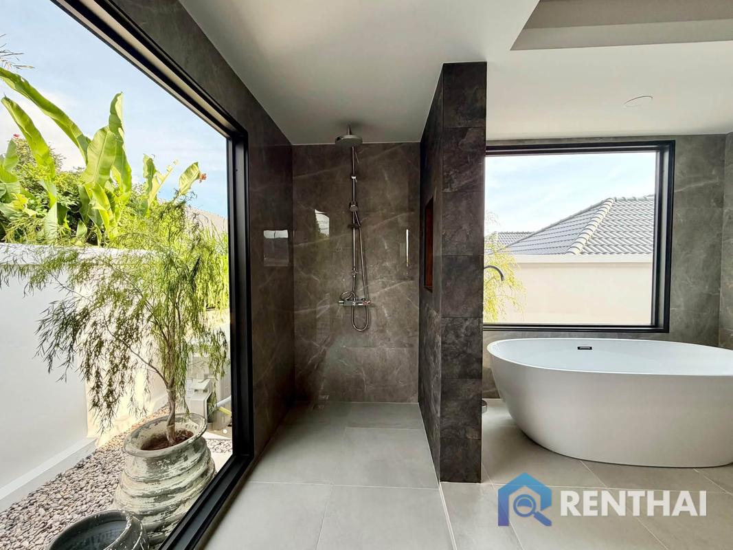 picture Modern Single-Storey Pool Villa for Rent - 12/25