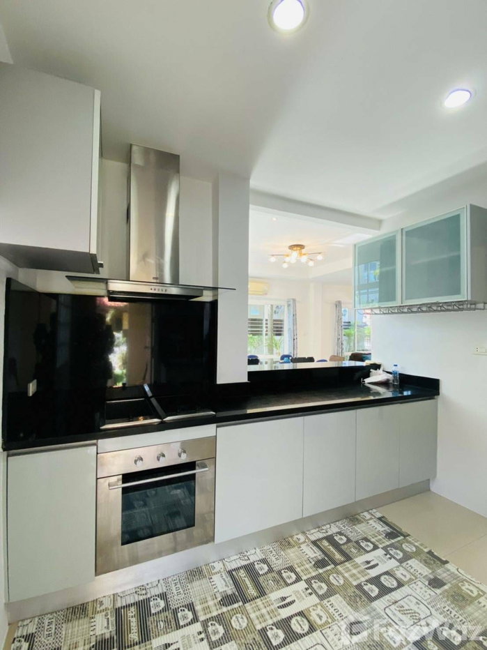 picture Ready for an Upgrade? Grab this Amazing 200SqM Home for ฿9,500,000! 1100390 - 9/11