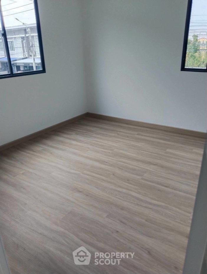 รูป ทาวน์เฮ้าส์ 3-ห้องนอน ใกล้ ท่าอากาศยานสุวรรณภูมิ (ID 3460231) - รูปที่ 16/18