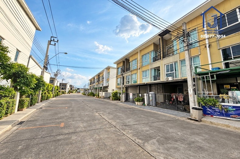 รูป ขายทาวน์โฮม 3 ชั้น หมู่บ้านเบล็ส ทาวน์ รามอินทรา 127  ใกล้ MRT, แฟชั่นไอส์แลนด์ - รูปที่ 2/16