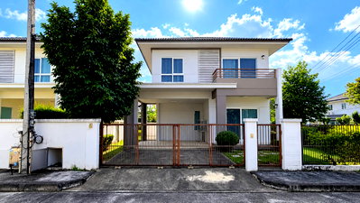 Houses for sale Mee Chok Plaza  : Siwalee Meechok Chiang Mai, unfurnished House, Selling at a Loss, near Ruamchok Market.