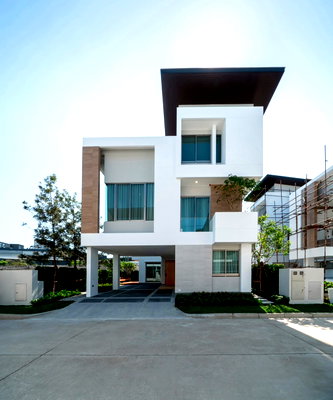 Houses for sale Samut Prakarn : LTH16391 - Luxury 3-Storey Detached House for Sale | Nirvana Beyond Bangna | 332 Sq.m. | 4 Beds | 4 Baths | 42MB