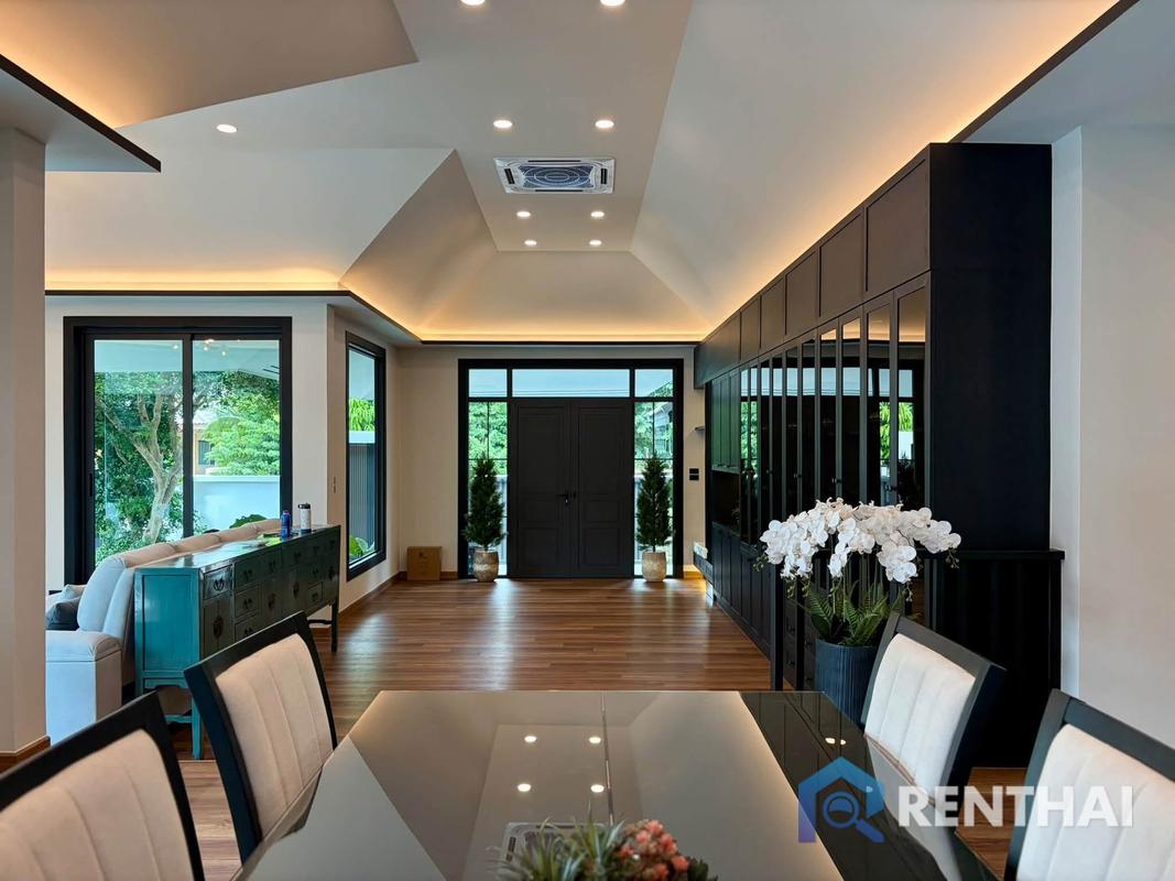 picture Modern Single-Storey Pool Villa for Rent - 7/25