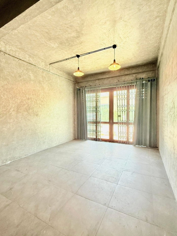 picture Newly renovated house for rent in Phanat Nikhom - 3/14