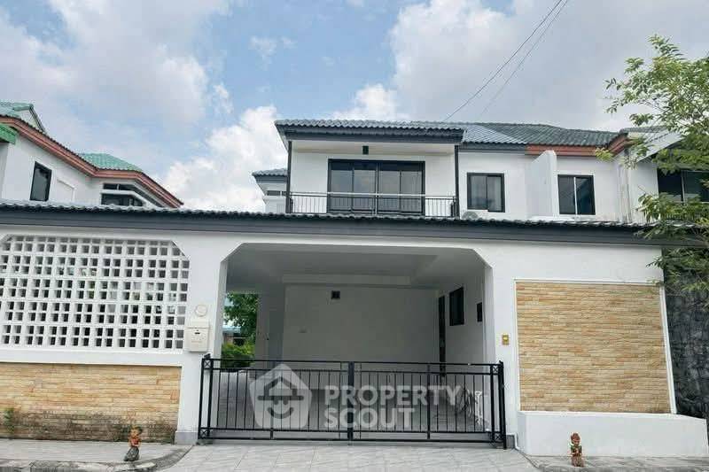 รูป คอนโด 3-ห้องนอน ที่ จอมเทียน ยอร์ช คลับ วัน ใกล้ เมืองพัทยา (ID 3462459) - รูปที่ 2/19