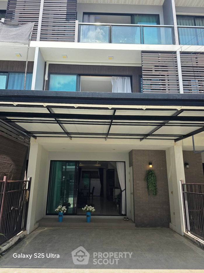 รูป ทาวน์เฮาส์ 3 ห้องนอน 220 ตร.ม. ย่าน Central Chiangmai Airport (ID 3463732) - รูปที่ 2/10