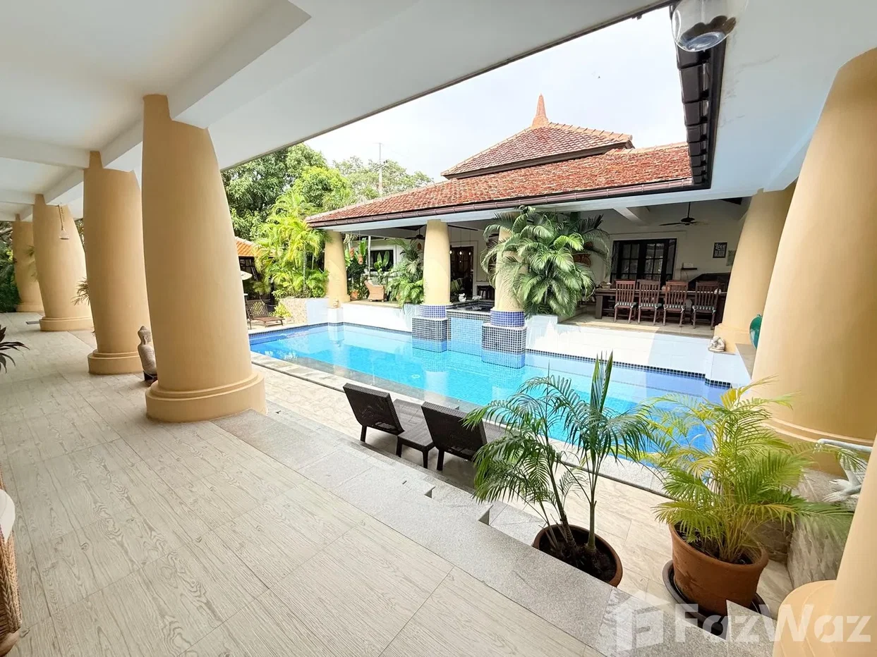picture Beautiful Traditional Bali-Style Villa at Hunsa 6906250 - 19/51