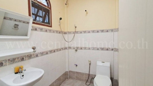 รูป บ้านเดี่ยวทำเลดี ถนนนครอินทร์ เหมาะซื้ออยู่อาศัย หรือ ลงทุนรีโนเวท - รูปที่ 18/20