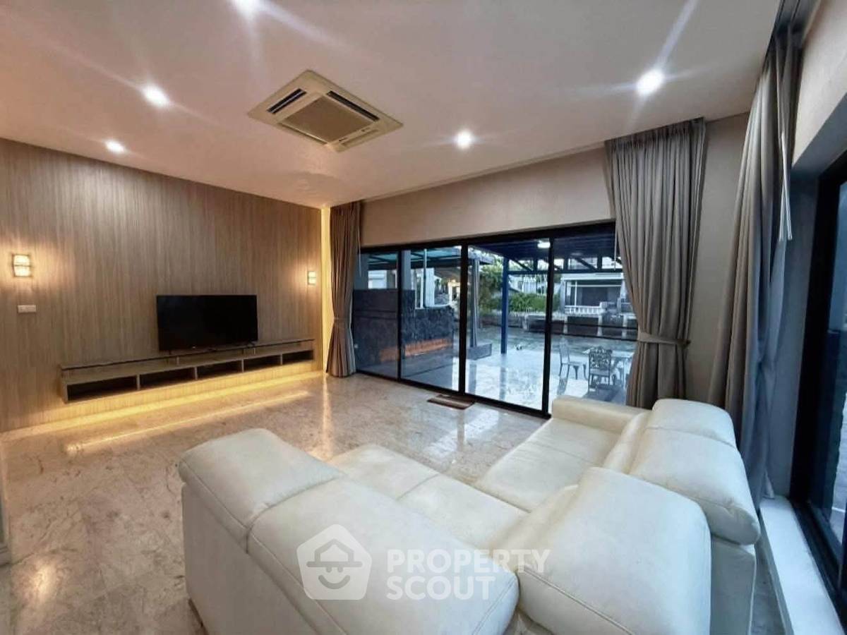 รูป คอนโด 5-ห้องนอน ที่ จอมเทียน ยอร์ช คลับ วัน ใกล้ เมืองพัทยา (ID 3463182) - รูปที่ 10/29