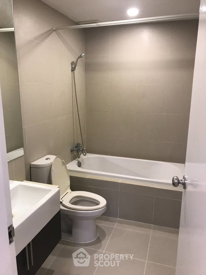 picture Studio Condo at Noble Remix near BTS Thong Lor (ID 3464790) - 2/9