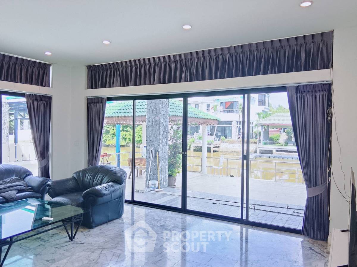 รูป คอนโด 4-ห้องนอน ที่ จอมเทียน ยอร์ช คลับ วัน ใกล้ เมืองพัทยา (ID 3463185) - รูปที่ 9/28