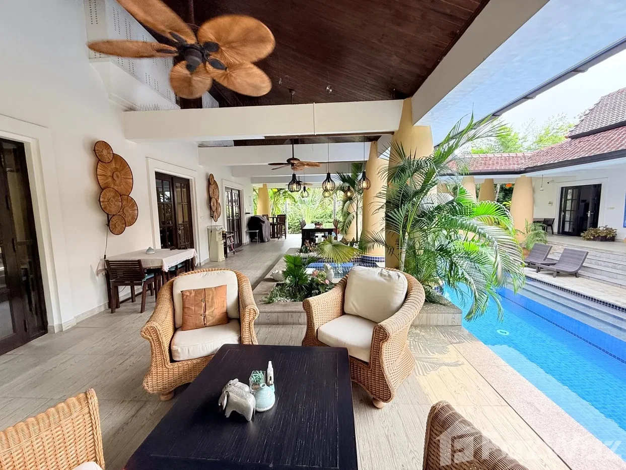 picture Beautiful Traditional Bali-Style Villa at Hunsa 6906250 - 16/51