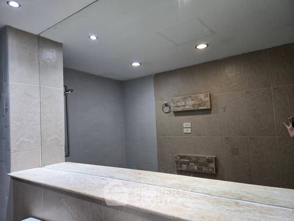 picture 2-BR Condo At Riviera Up Condominium Muang Thong Thani (ID 3463136) - 9/20