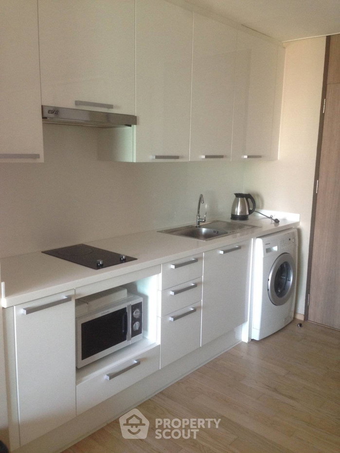 picture Studio Condo at Noble Remix near BTS Thong Lor (ID 3464790) - 5/9