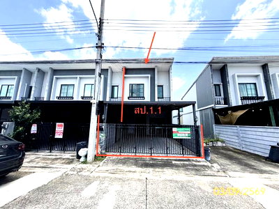 Townhouses for sale Premruethai School  : TOWN HOUSE 24.1 Sq.w. Khlong Sam Wa Bangkok for 3.6M