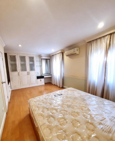 picture Ratchaphruek–Charan 13 Luxury 3-storey townhome on Ratchaphruek Road, featuring elegant Italian - 6/8