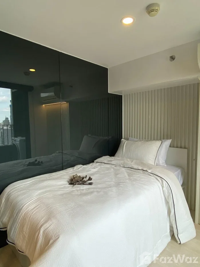 picture 2 bed 1 bath duplex high floor condo 6906137 - 2/13