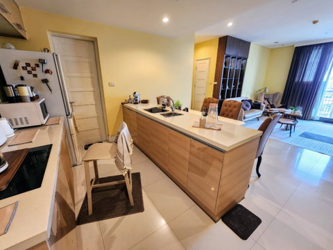 Aguston Sukhuvmit 22, Pet Friendly Condo for Rent , 2bed 2bath ,Fully Furnished with all appliances.