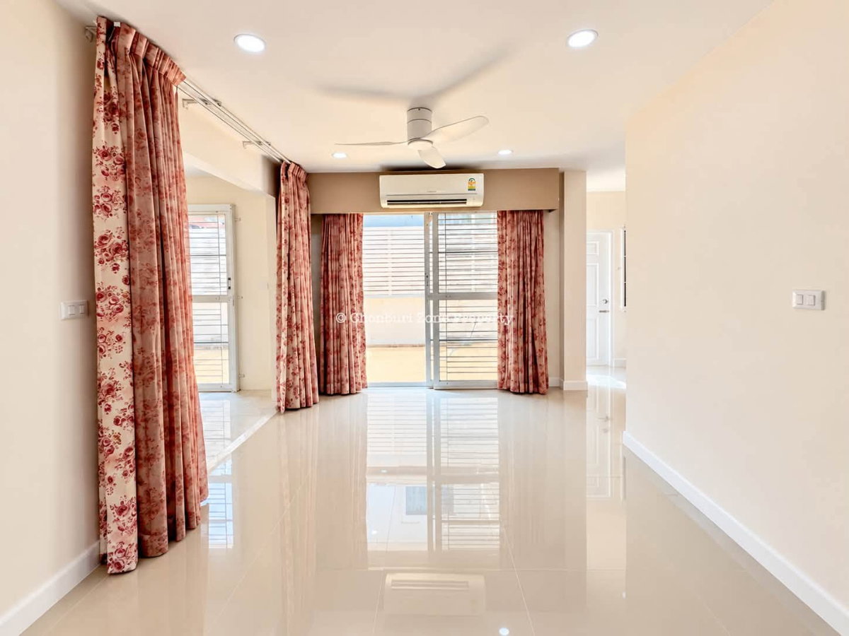 รูป ขายบ้านเดี่ยวหลังมุม 4 ห้องนอน ม.เซ็นทรัลรีเจ้นท์ ศรีราชา - รูปที่ 20/26