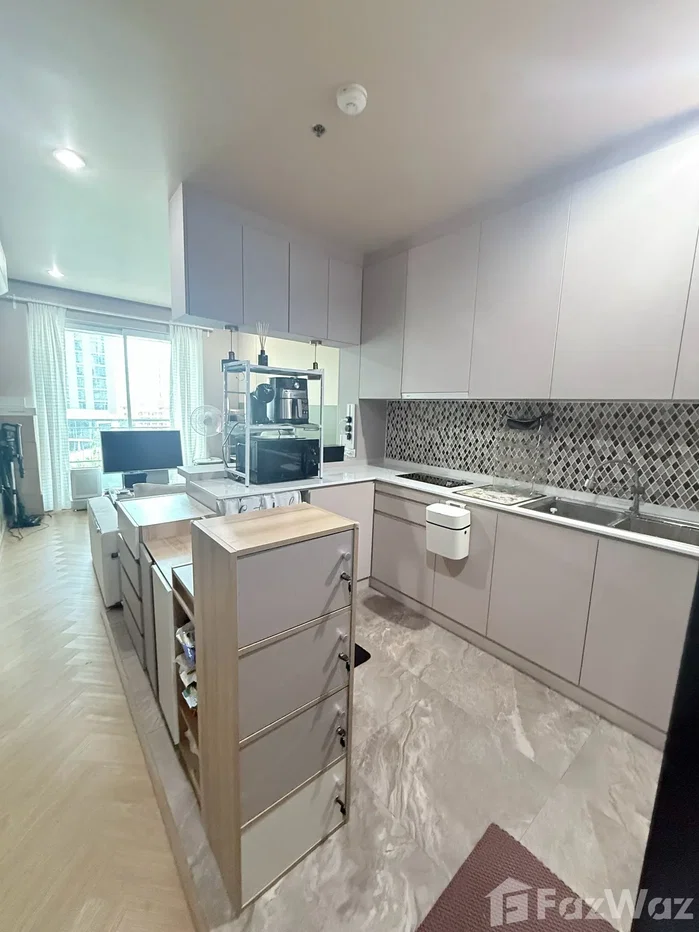 picture For Sale Circle Condominium 6905358 - 4/8