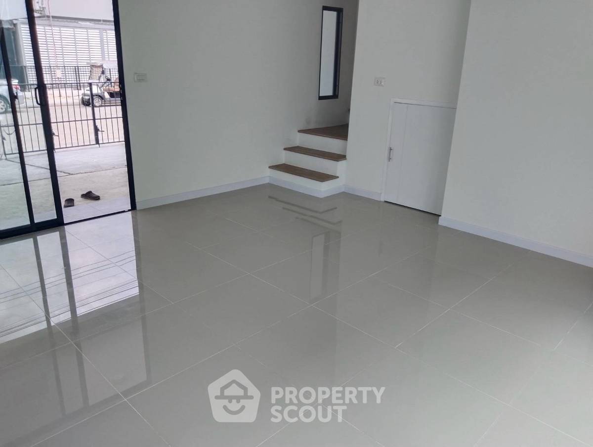 รูป ทาวน์เฮ้าส์ 3-ห้องนอน ใกล้ ท่าอากาศยานสุวรรณภูมิ (ID 3460231) - รูปที่ 4/18