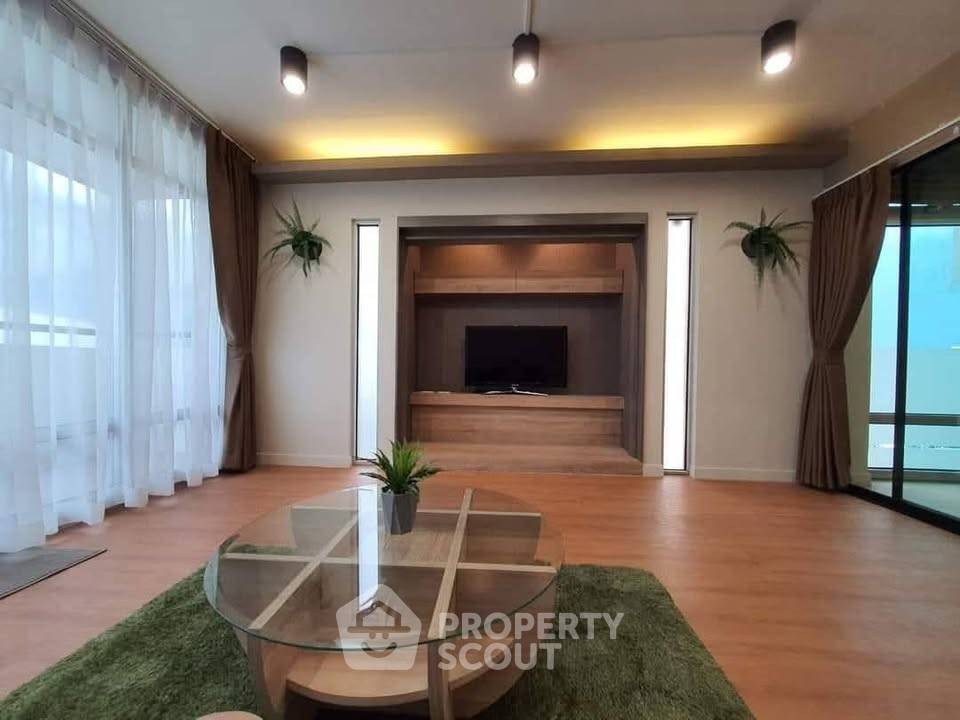 picture 2-BR Condo At Riviera Up Condominium Muang Thong Thani (ID 3463136) - 2/20