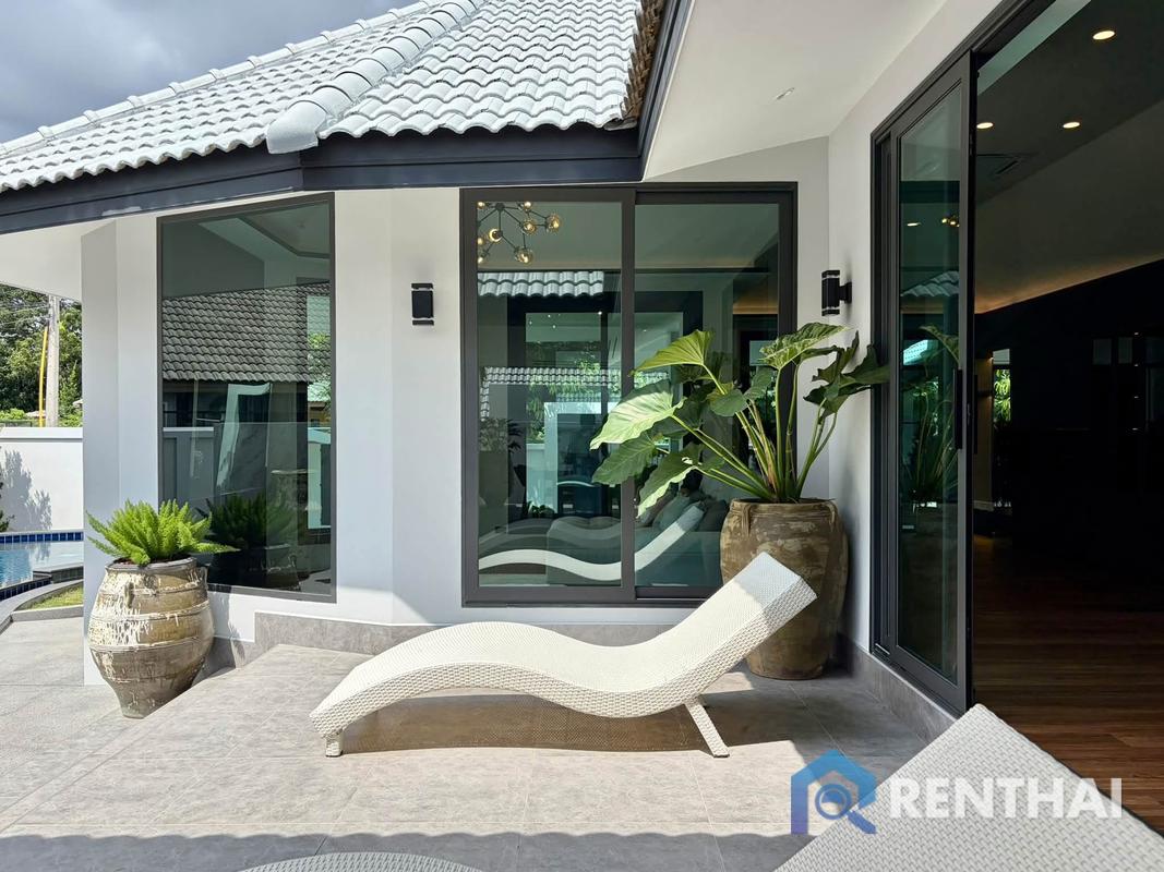 picture Modern Single-Storey Pool Villa for Rent - 3/25