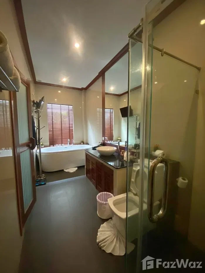 picture 3 Bedroom House for sale in Talat Nuea, Phuket 1969499 - 5/10
