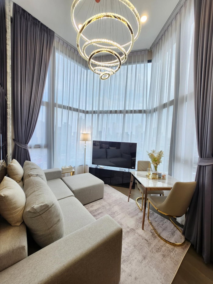 รูป Park Origin Chula - Samyan【𝐑𝐄𝐍𝐓】🔥ห้องเพดานสูงสองชั้น กระจกบานใหญ่ชมวิวเมือง โซฟานุ่มกว้าง🔥 ติดต่อไลน์ไอดี: @hacondo - รูปที่ 2/12