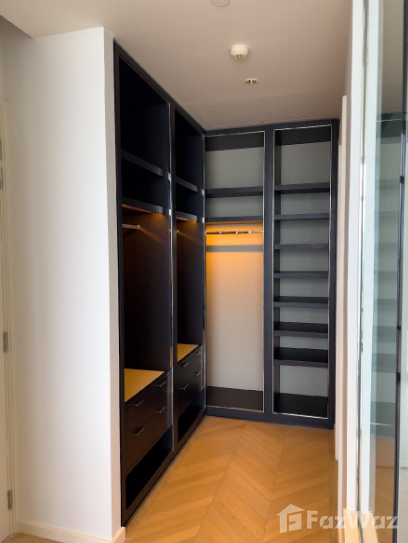 picture Four Seasons Private Residences 5570002 - 12/14