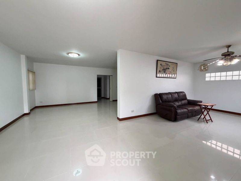 รูป บ้าน 4 ห้องนอน 220 ตร.ม. ขายที่ Srinakarin Village (ID 3469443) - รูปที่ 2/13