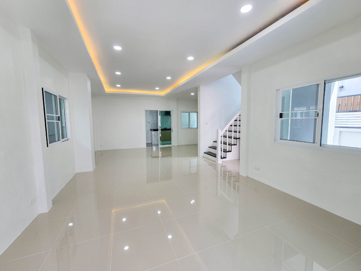 รูป บ้านแฝด ตกแต่งรีโนเวทใหม่ หลังใหญ่ หมู่บ้านบุรีรมย์ ซอยคู้บอน41 แขวงบางชัน เขตคลองสามวา - รูปที่ 7/20