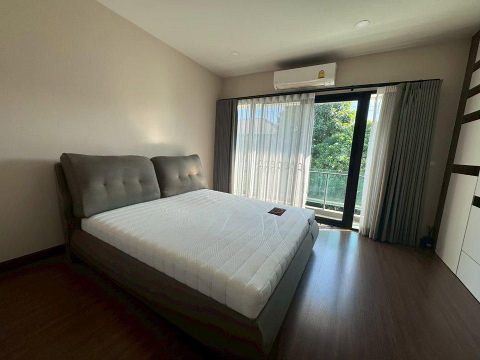 รูป ให้เช่าบ้านเดี่ยวโครงการ The City Bangna KM.7 Phase 1 หลังห้าง เมกา บางนา เดินทางสะดวก เฟอร์นิเจอร์และเครื่องใช้ไฟฟ้าครบพร้อมเข้าอยู่-RW008540 - รูปที่ 16/20