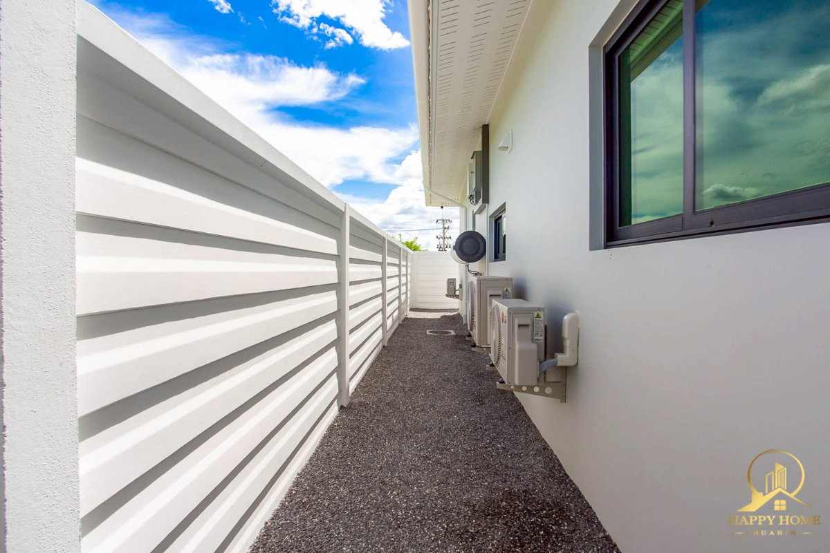picture Brand new villa for sale in Black Mountain area - 11/50