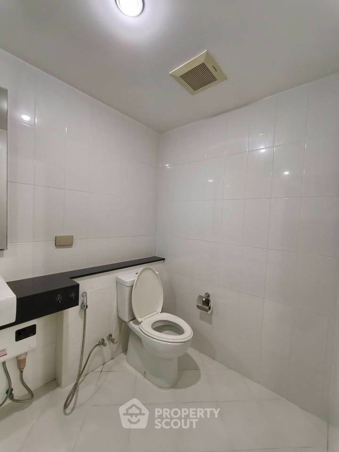 picture 2-BR Condo At Panna Residence 3 In The CMU, Chiang Mai (ID 3467722) - 5/14